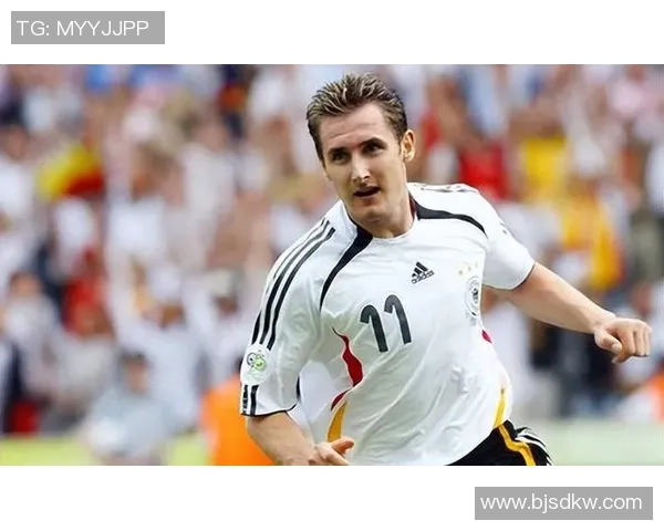 足球球星中的完美代表：技术与人格并重的传奇人物解析