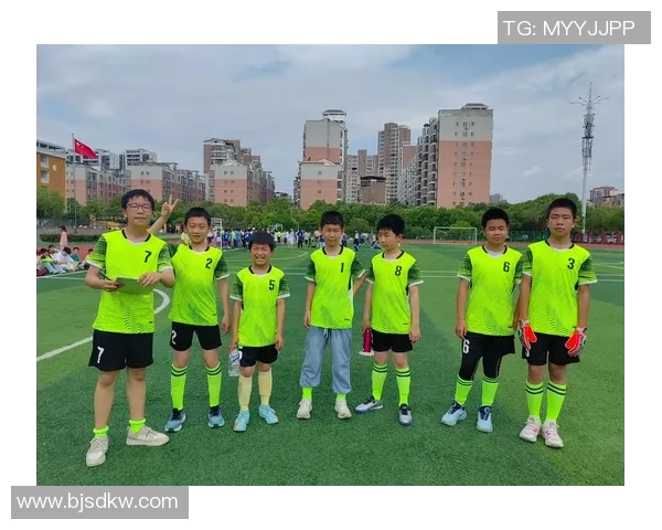 路易斯前锋:从绿茵场到传奇之路,探索他的足球人生与辉煌成就